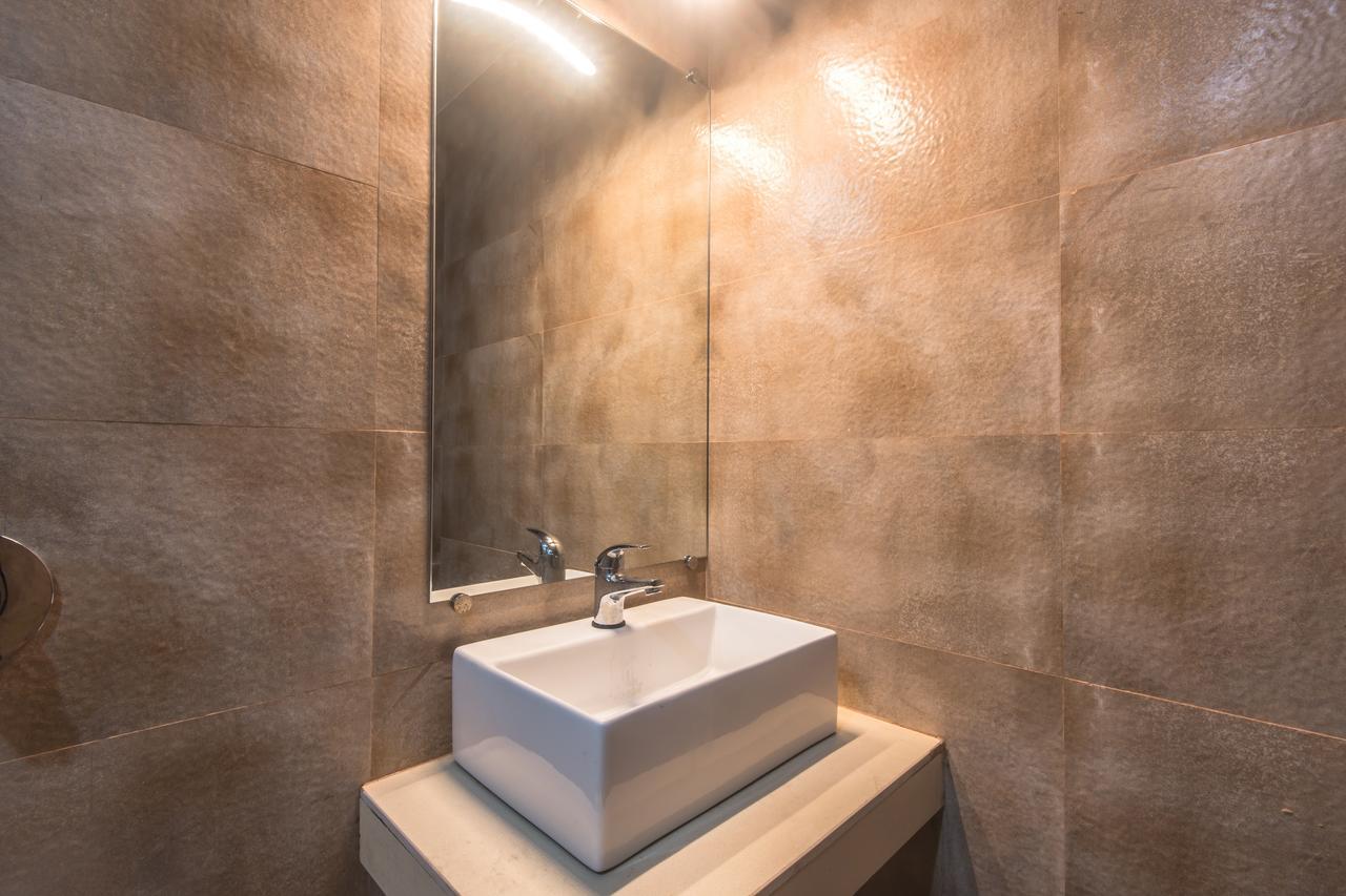 Oyo 9328 Empire Suite Navi Mumbai Extérieur photo