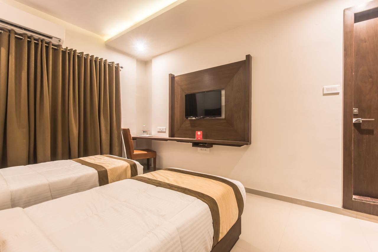 Oyo 9328 Empire Suite Navi Mumbai Extérieur photo