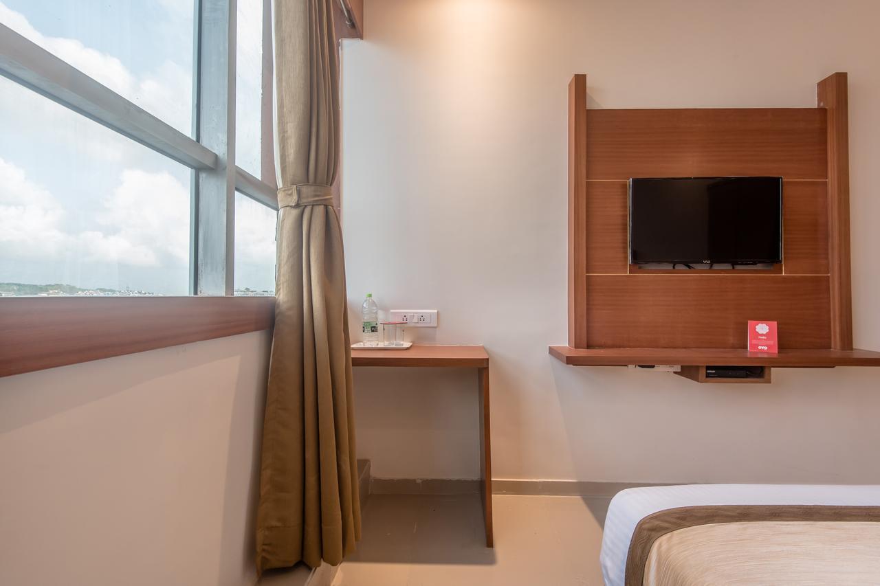 Oyo 9328 Empire Suite Navi Mumbai Extérieur photo